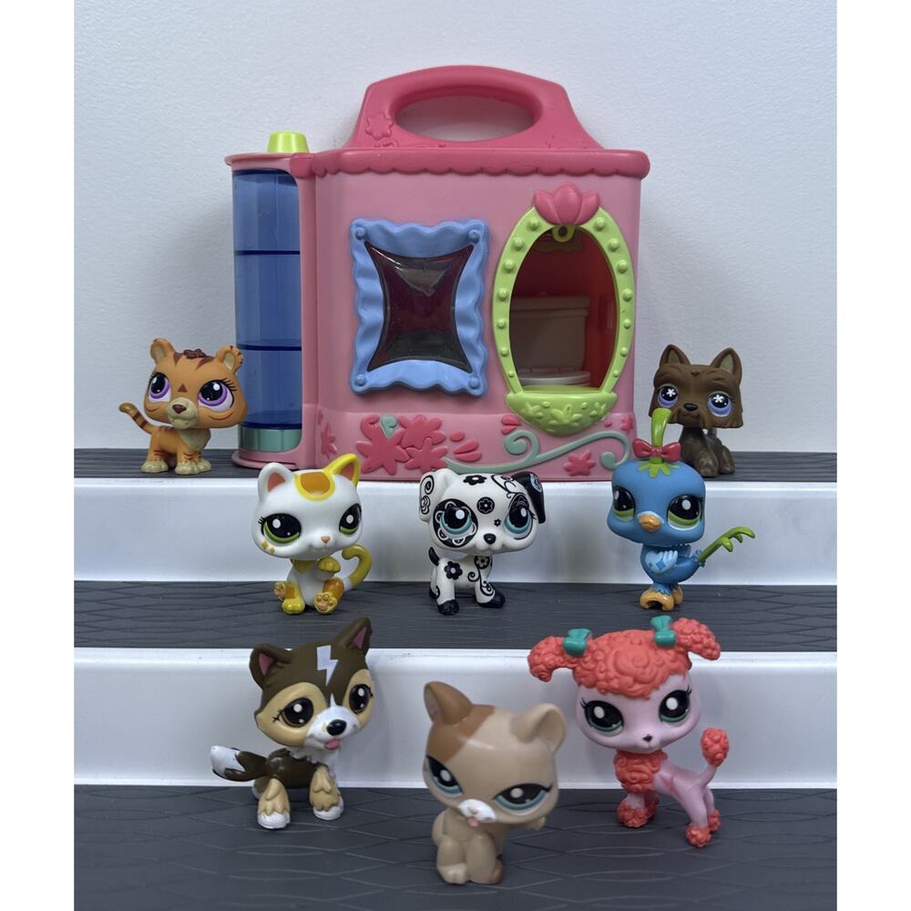 Littlest Pet Shop LPS Playset 2007 Play Set and Pets Lot HASBRO